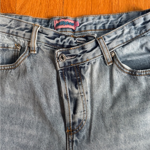 Edikted: Light Blue Straight Leg Jeans: sideway button front style ,size medium - Picture 2 of 3